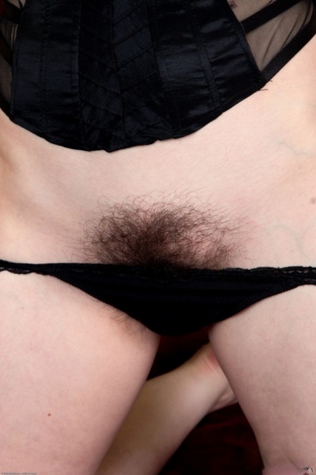 Mature wife Annabelle Lee exposes her hairy beaver and stretches it