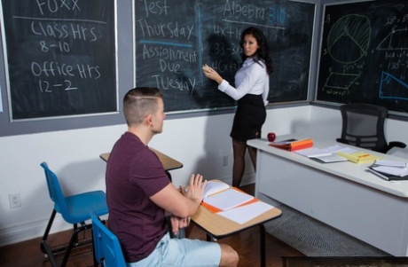 Curvaceous mature teacher Reagan Foxx gets fucks hard by her studly student