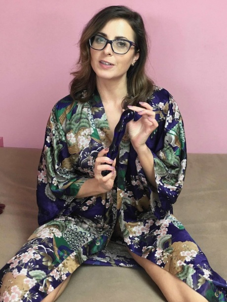 Gorgeous housewife Helena Price services her hairy cunt with a dildo