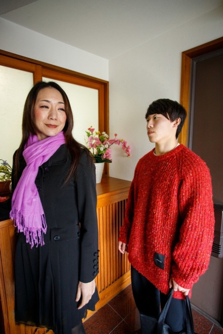 Cheating Japanese wife Miho Wakabayashi schools a young teen boy