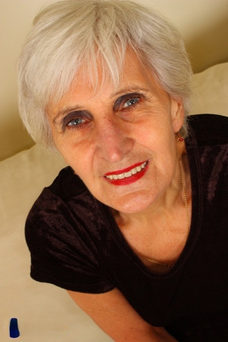 Mature Granny Pics